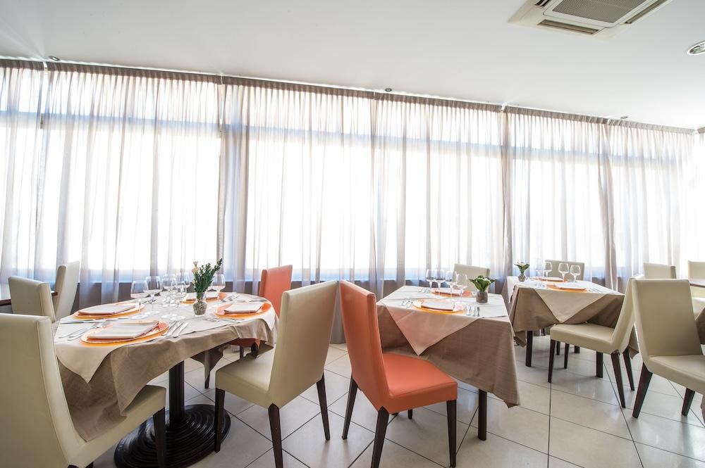 Hotel Ristorante La Marina Mhotelsgroup San Bartolomeo Al Mare Exterior photo